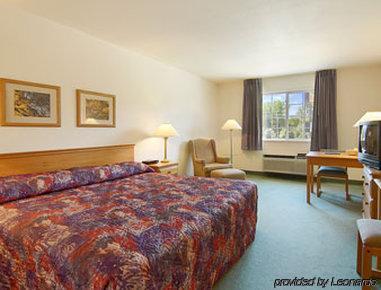 Super 8 By Wyndham Sheldon Hotel Ruang foto