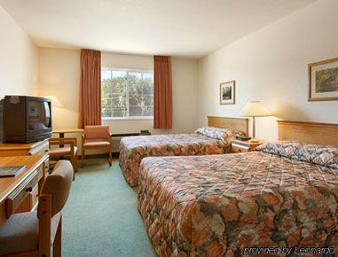 Super 8 By Wyndham Sheldon Hotel Ruang foto